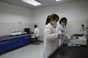 参观漯河中天华康亲子鉴定中心实验室 29